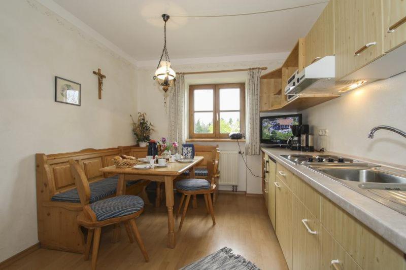 Ferienwohnungen Reiter Kirchanschoring 部屋 写真